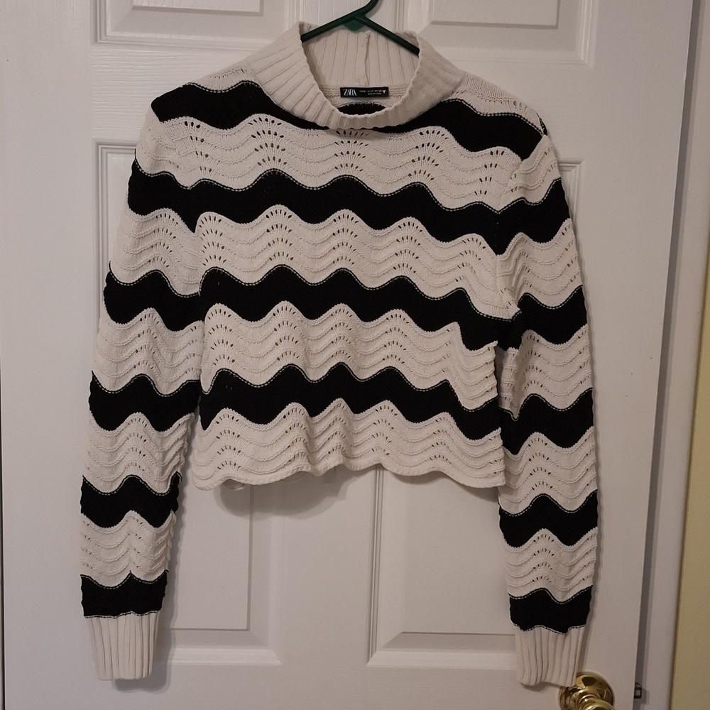 ZARA sz M, black & cream, wavy pointelle stripe, mock neck sweater.